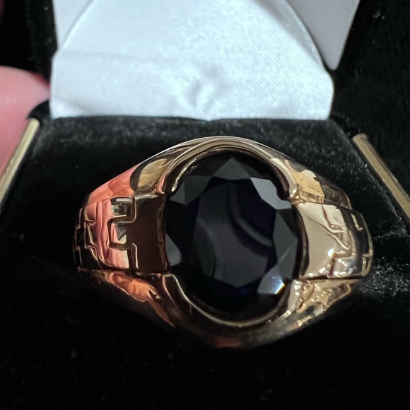 ******SOLD******Mens 14K Gold Ring w/dark (real) Sapphire - Picture 2 of 6